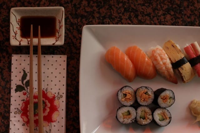 Sushigalleria Len's täyttää masun lounaallakin. Viisi nigiriä ja kuusi makia täyttävä