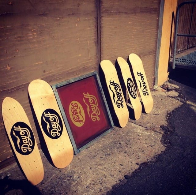 Mika Eirtovaara herättää Day Offin henkiin tässä päivässä. Pian Day Off saattaa näkyä katukuvassa dekeissä, pipoissa ja huppareissa.