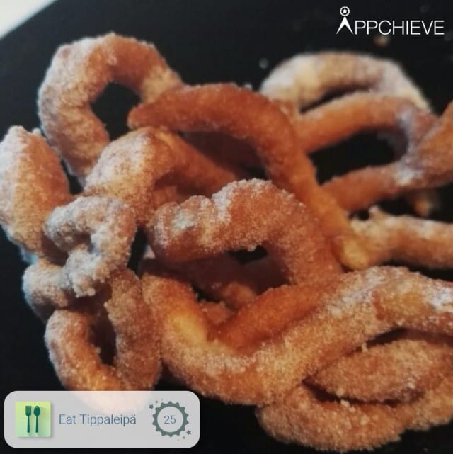 Junior Web Developerimme Joel herkutteli tippaleivällä.