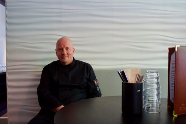 Keittiömestari Reijo Martikaisella on lähes 40 vuoden kokemus.