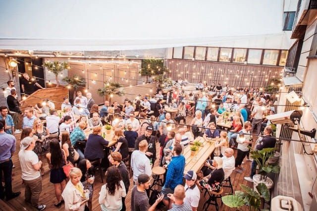 Apollon terassilla käy kova hulina.