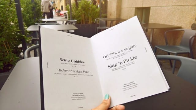 Listalta löytyy Oh F**k it's vegan ja Hickmanin Hula Hula -juomat.