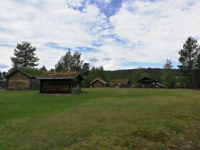 Suomalaista asutusta.