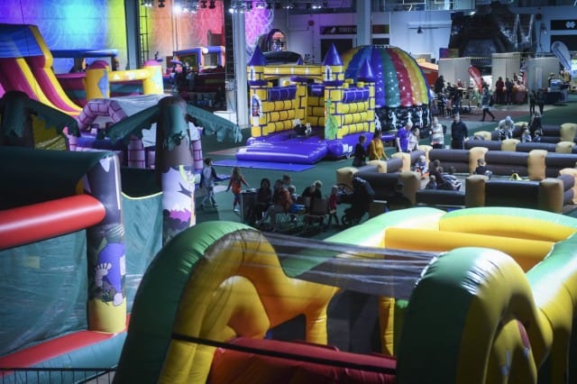 Messukeskuksen Pomppulinnataivas.