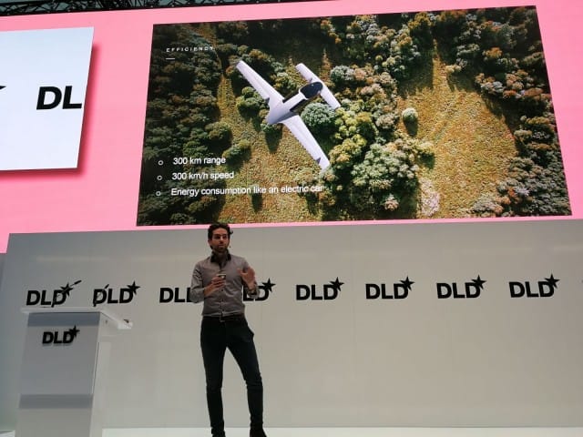 Lilium Jet prototyyppi osaa jo lentää autonomisesti, mutta sen sertifiointi lentoliikenteeseen voi kestää 2 vuotta.