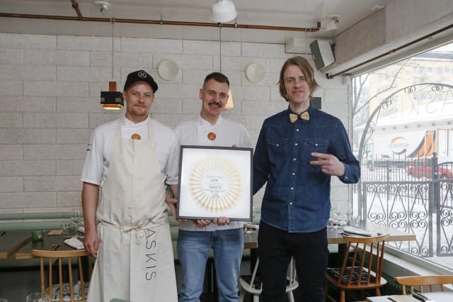 Vuoden ravintola 2018 -tunnustuksen saaneen Kaskiksen ravintoloitsijat Simo Raisio, Erik Mansikka ja Topi Pekkanen ovat luoneet laaturavintolan, joka on vakiinnuttanut paikkansa sekä Turun, että Suomen parhaiden ravintoloiden joukossa.