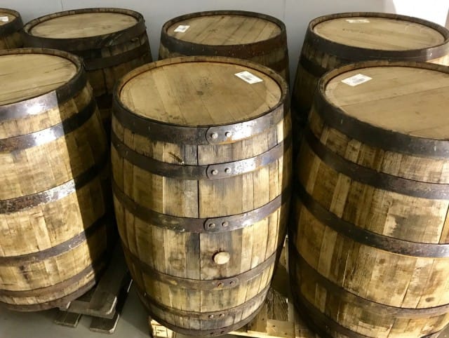 Olutviski kypsytetään amerikkalaisissa bourbon-tynnyreissä.