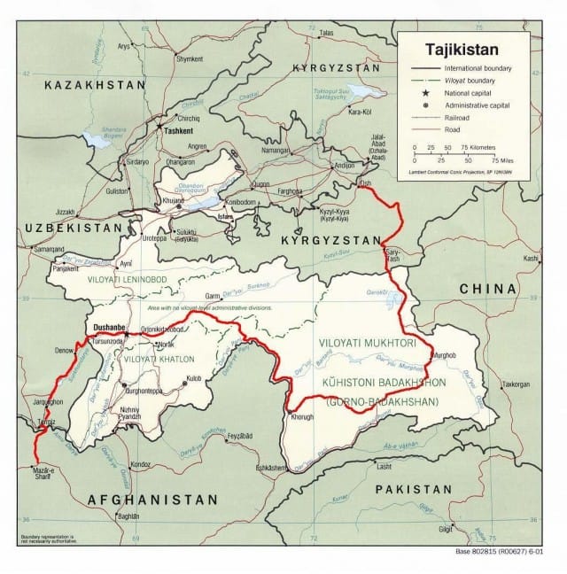 Pamir Highway on maailman toiseksi korkeimmalla oleva tie ja se menee jopa 4 655 m korkeudessa.