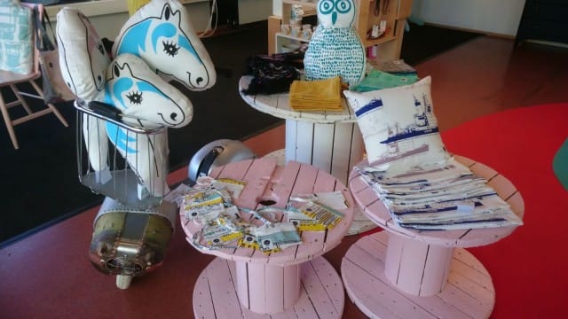 Uusix pop up -kaupassa on tarjolla kierrätysdesignia kodintavarasta lastenvaatteisiin.