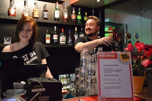 Lost in Helsingissä kelpaa herkutella, kun tarjolla on burgereita, pizzaa ja pastaa.