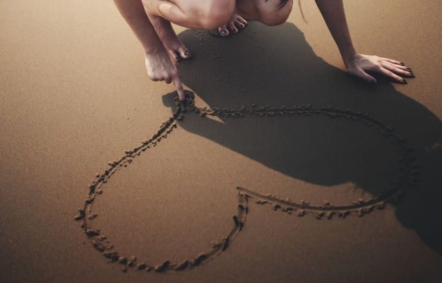 Monet naiset kaipaavat fyysistä läheisyyttä