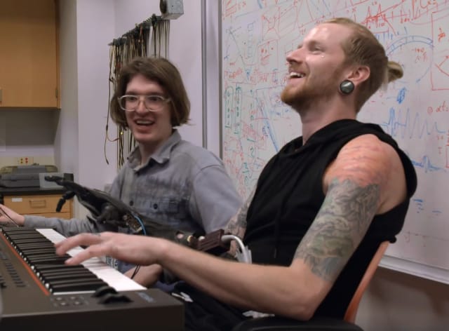 Mielellä ohjailtava proteesi tuo suunnatonta iloa käyttäjälleen.