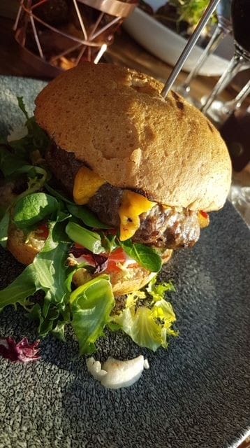 Herkullinen Periscope Burger.