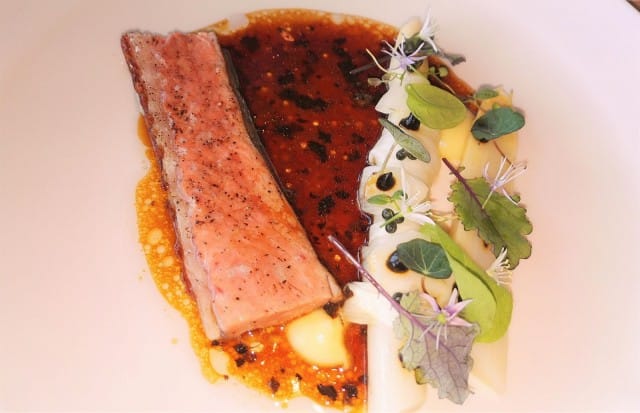 Karitsaa, sientä ja parsaa