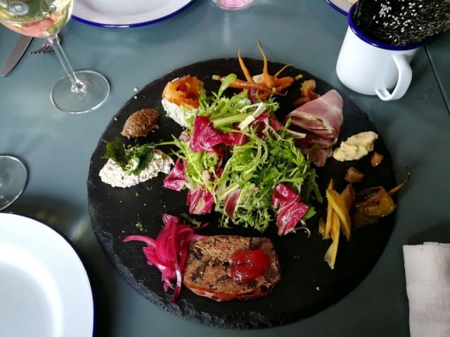 Charcuterielajitelma sopii hyvin myös jaettavaksi