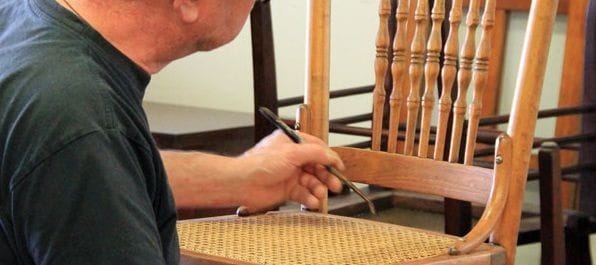 Autotallissa nikkaroidessa aika sujuu kuin siivillä.