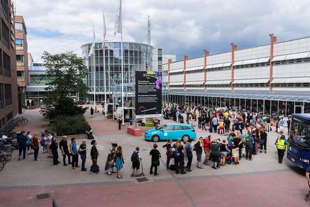 Näin Messukeskukseen jonotettiin vuoden 2016 Ropeconissa.