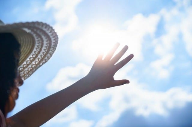 Auringonpaahteessa voi viileänä pysyminen olla haastavaa.