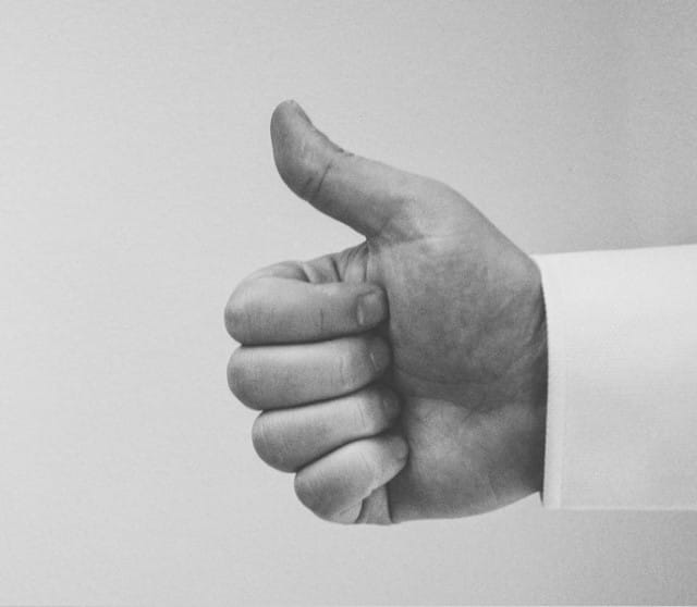 Tässä peukaloni merkiksi laskutuspalveluille, jotka eivät minimiveloita!