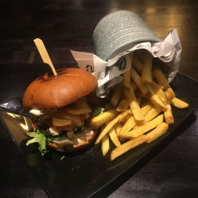 Ruby & Fellasissa maistellaan uusitun ruokalistan antimia.