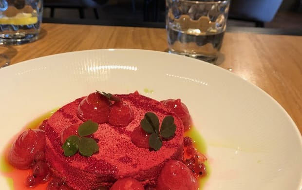 Moni (juusto)kakku päältä kaunis