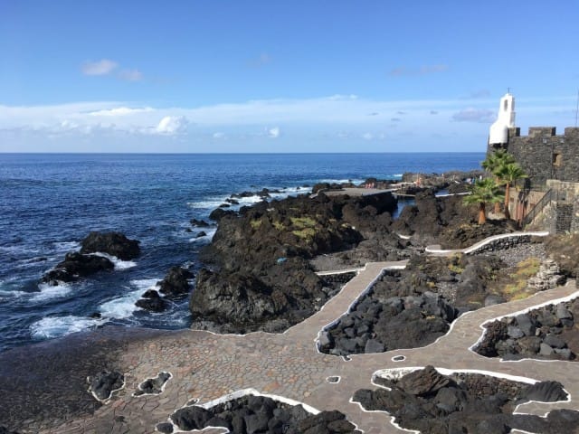 Garachicossa voi käydä pulahtamassa laavan muodostamissa "luonnon uima-altaissa".