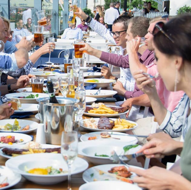 Hampton Bay äänestettiin vuoden tulokkaaksi ja parhaaksi terassiksi.