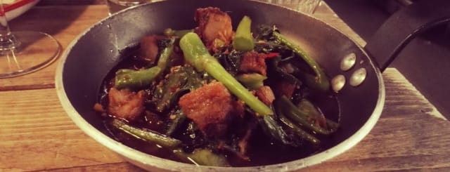 Porsasta osterikastikkeessa