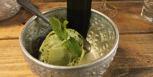 Eksoottinen vihreä tee jäätelö