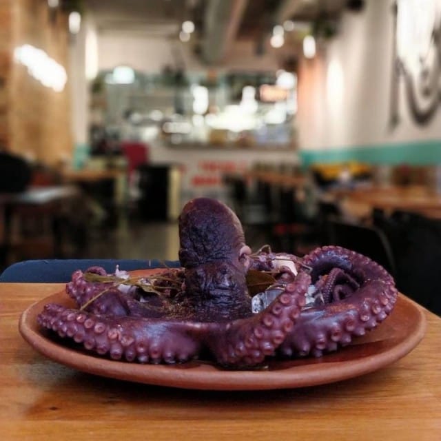 Annankadun Taquería El Reyssa voi saada lautaselleen habaneroöljyssä grillattua mustekalaa.