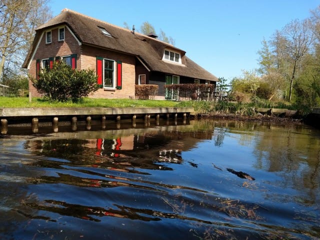 Kaikki talot ovat asuttuja, tämä ei ole mikään Disnneyland.