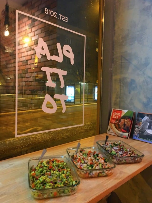 Kinilaw on filippiiniläinen ceviche, jossa maistuu limemehun lisäksi kookosetikka ja inkivääri.