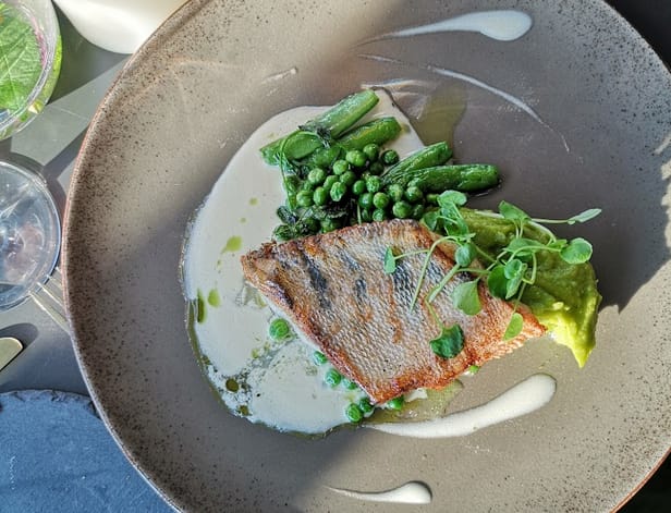 Seuralaisen keväisen vihreä kuha-annos