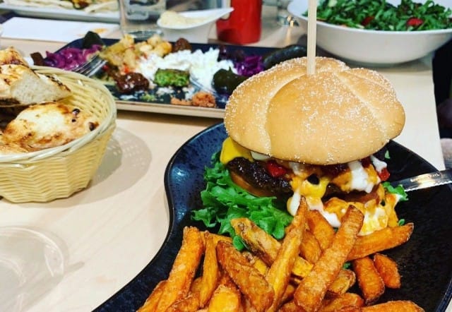 Classic & Vegan -ravintolasta löytyy paljon vaihtoehtoja niin vegaaneille kuin sekasyöjillekin.