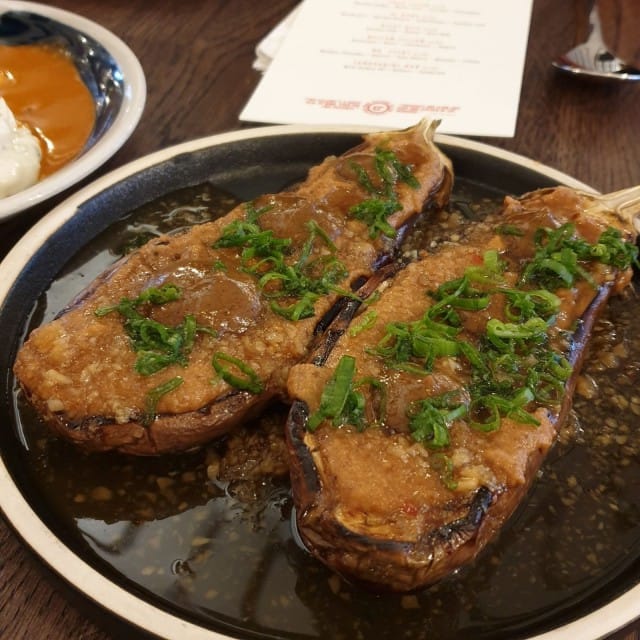 Grillattu munakoiso on yksi Paisanon vegaanisista annoksista.