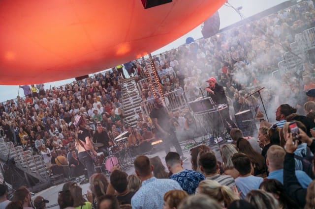 Jesse Markin sai kontaktin yleisöönsä.