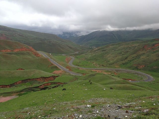 Kirgisiasta matkalla kohti muita stan -maita: Tajikistania, Uzbekistania ja Turkmenistania. Pakistanin ja Afganistanin skippasimme.