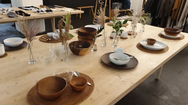 Helsingin Mujin valikoimaan kuuluu noin 7000 erilaista tuotetta astioista vaatteisiin ja kosmetiikkaan.