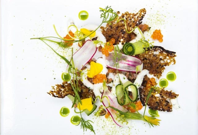 Finnjävelin näkemys voileipäkakusta.