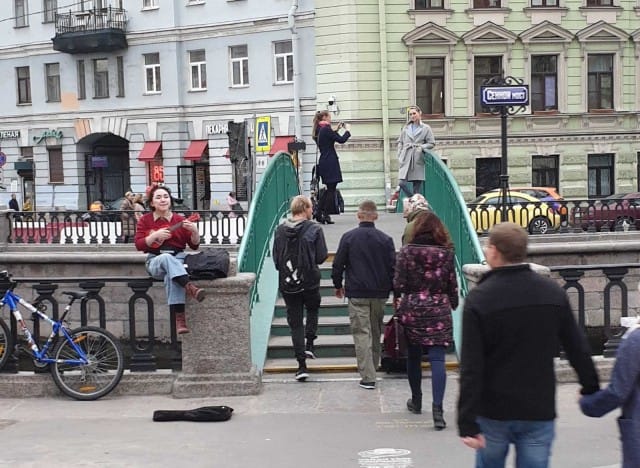 Katusoittaja Pietarissa