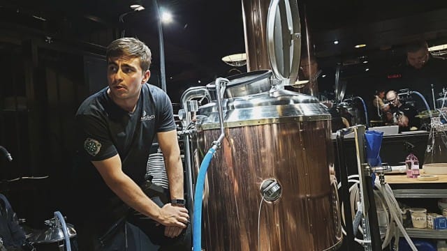 Kasper Villa tietää paljon oluesta ja oppii tekemällä lisää päivittäin.