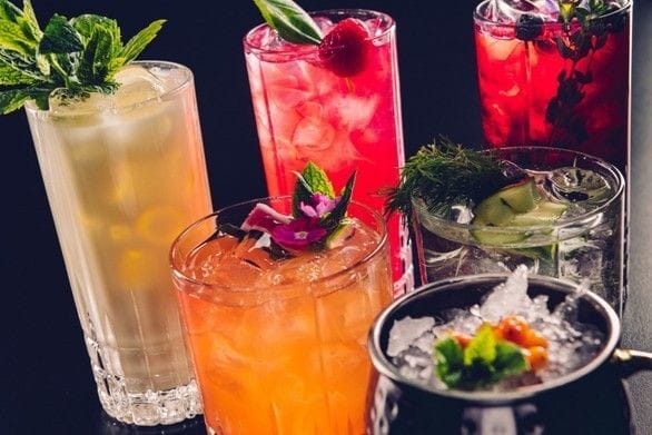 Ravintolan cocktail-valikoima on tutustumisen arvoinen.