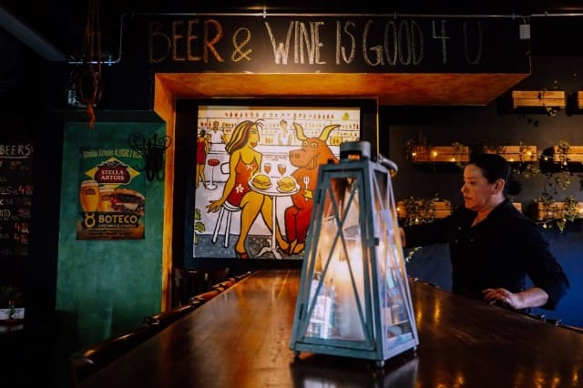 Daniela Kakko ja O Boteco tuovat brasilialaista tunnelmaa Tampereelle.