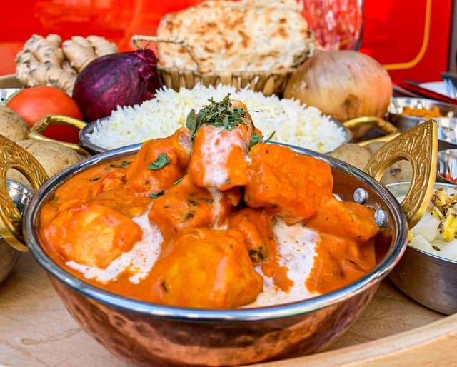 Ravintola Masala tarjoaa värikkäitä, mausterikkaita annoksia, kuten upean Chicken Korman.