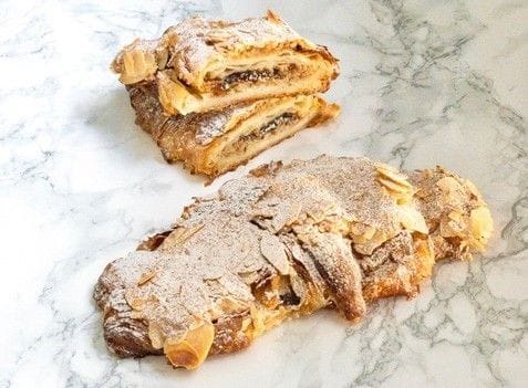 Jouluinen versio kätkee sisäänsä luumua.