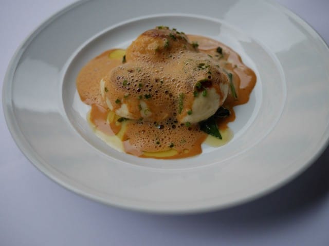 Alexanderplatzin ruokalista koostuu klassikoista. Kuvassa haukikvenellit.