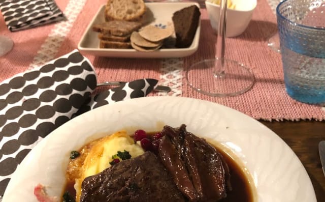 Pääruoan asettelu ei ollut sieltä kauneimmasta päästä.