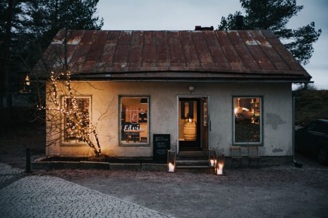 Edvin sijaitsee yli sata vuotta vanhassa, sympaattisessa rakennuksessa.