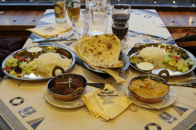 Nepalilaisia makuja pääsee maistelemaan White Himal -ravintolassa.