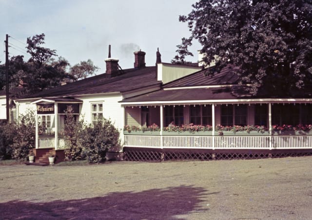 Ravintola Kaisaniemi oli vuoteen 2019 saakka Helsingin vanhin yhtäjaksoisesti toiminut ravintola.